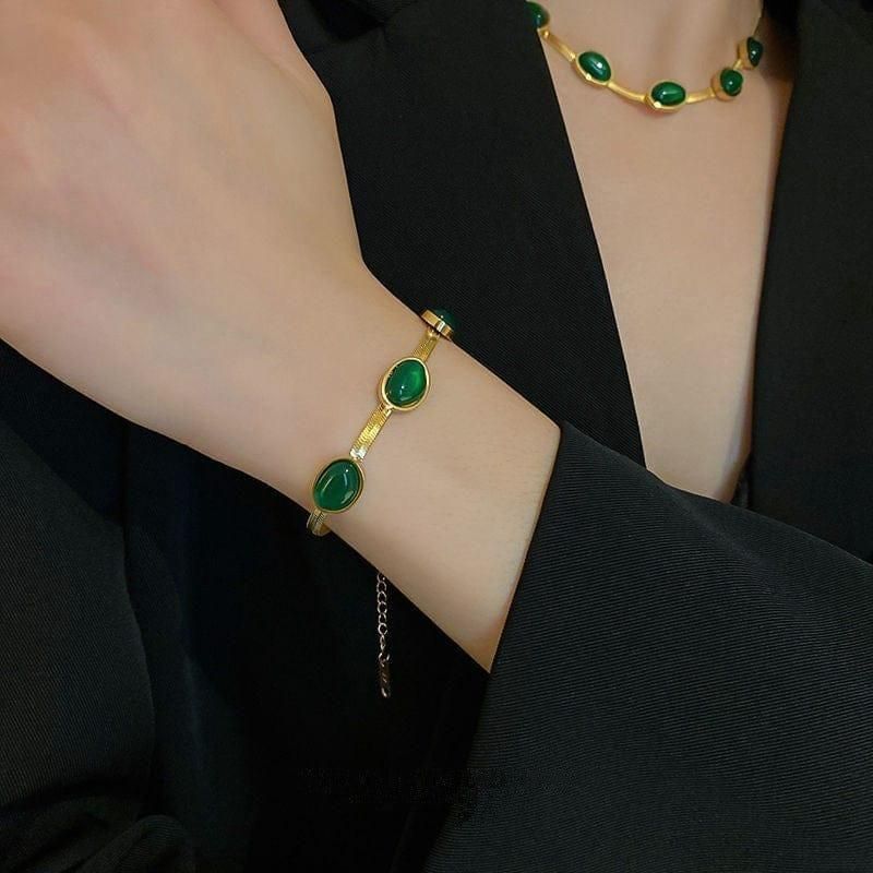 Oval Green Crystal Pendant Necklace Set With Bracelet - Bluetick Nexus Pvt Ltd